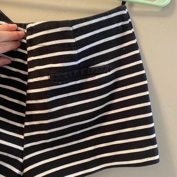 LUSH black and white striped booty short - Picture 4 of 5